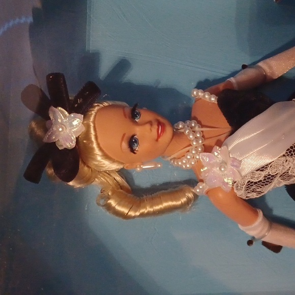 1996 Midnight Waltz Barbie Ballroom Doll Beauties Collection Mattel #15685 - Picture 2 of 11